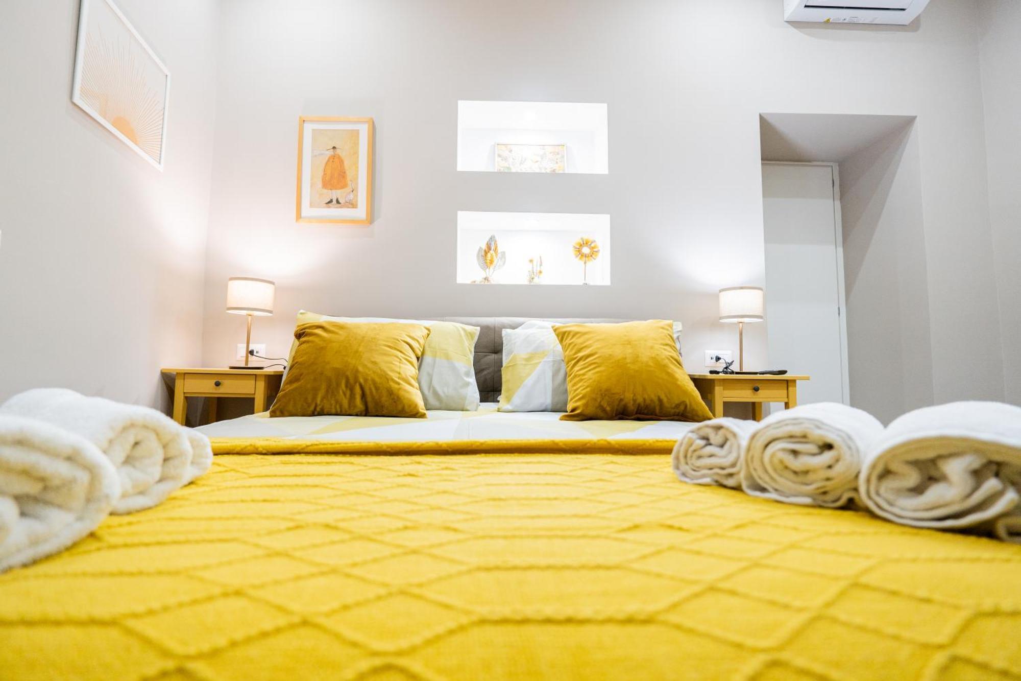La Casa Di Bianca - Modern Suites Near Plebiscito Neapol Exteriér fotografie