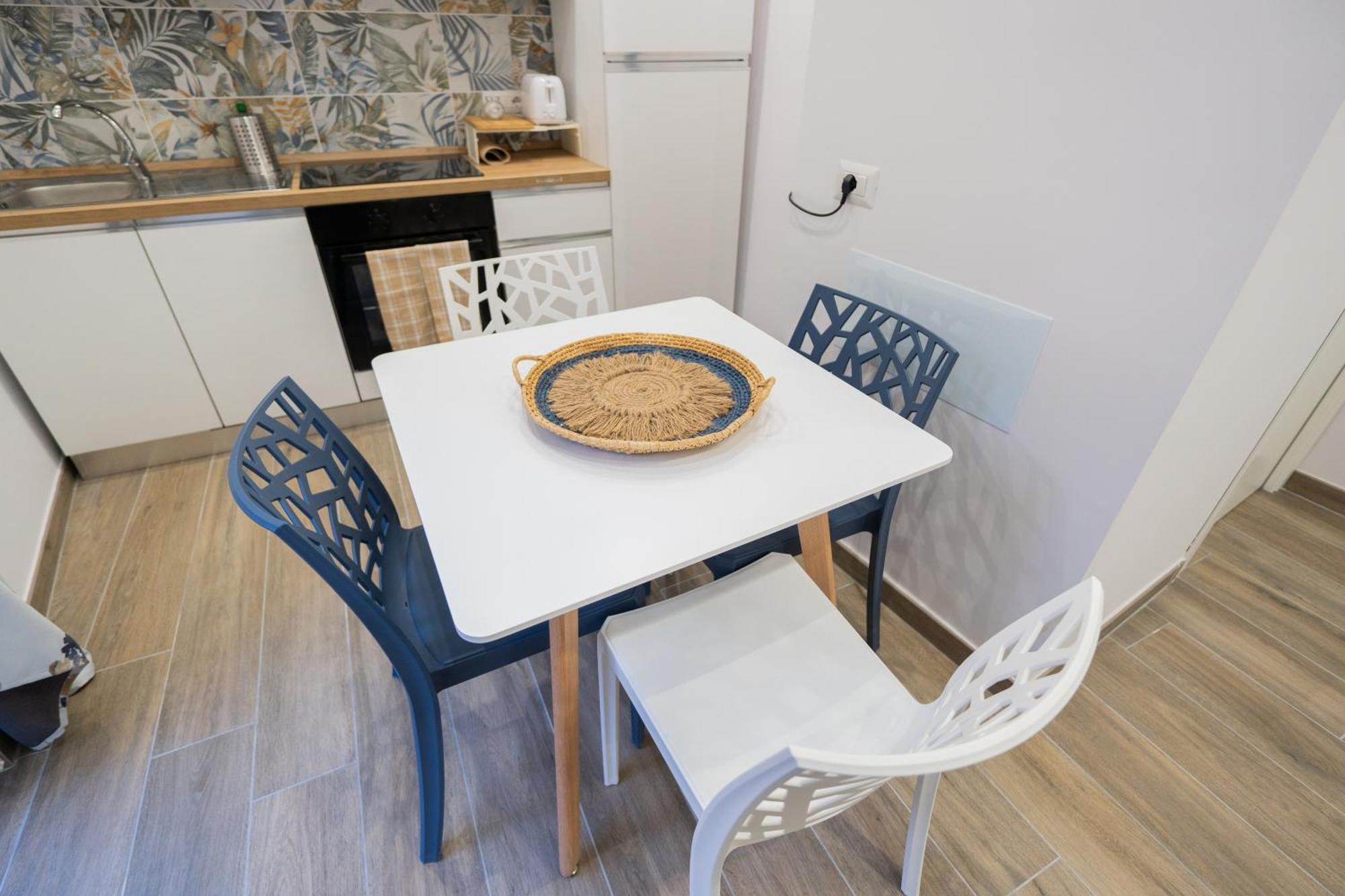 La Casa Di Bianca - Modern Suites Near Plebiscito Neapol Exteriér fotografie