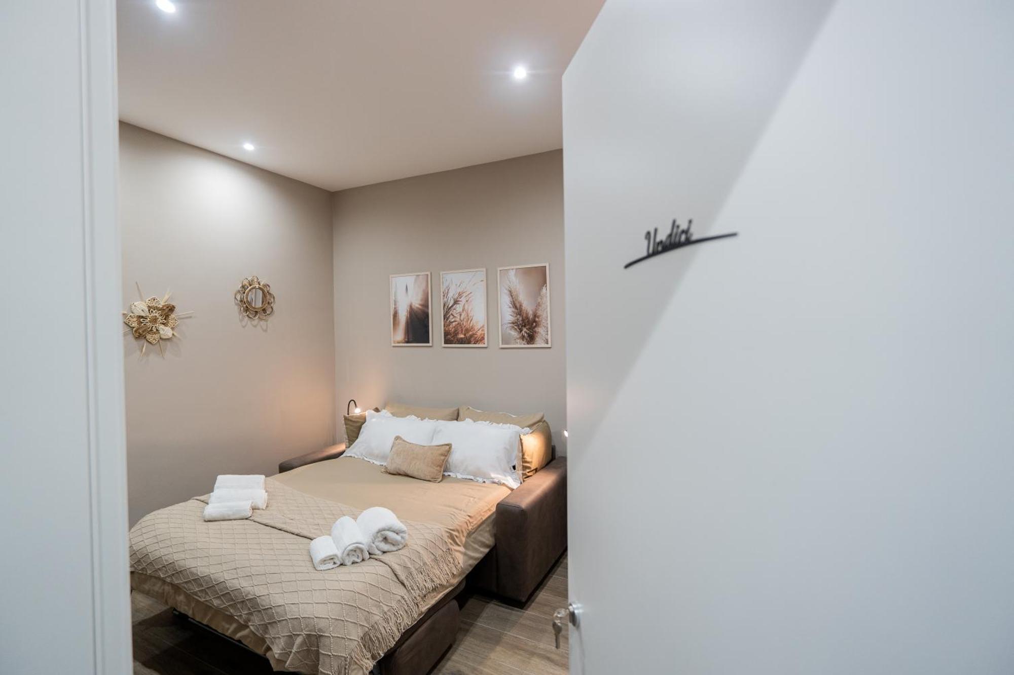 La Casa Di Bianca - Modern Suites Near Plebiscito Neapol Exteriér fotografie