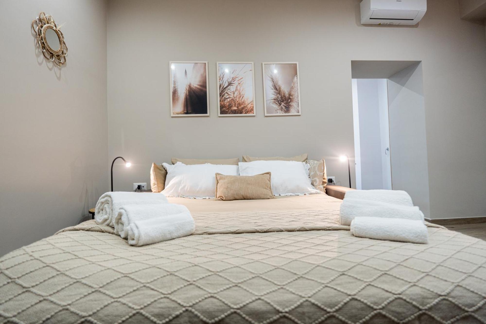 La Casa Di Bianca - Modern Suites Near Plebiscito Neapol Exteriér fotografie