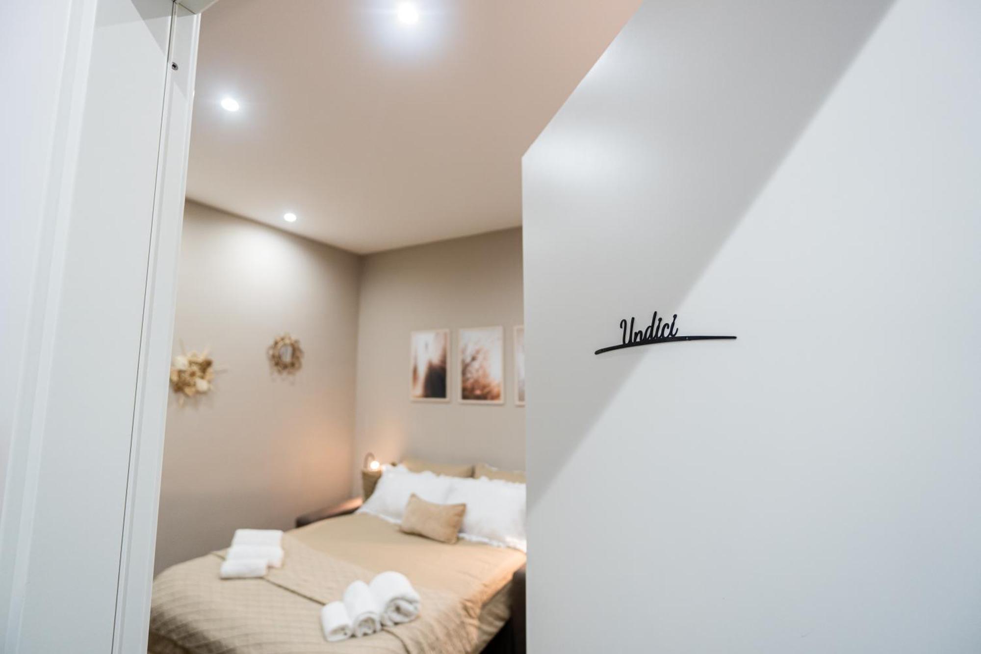 La Casa Di Bianca - Modern Suites Near Plebiscito Neapol Exteriér fotografie