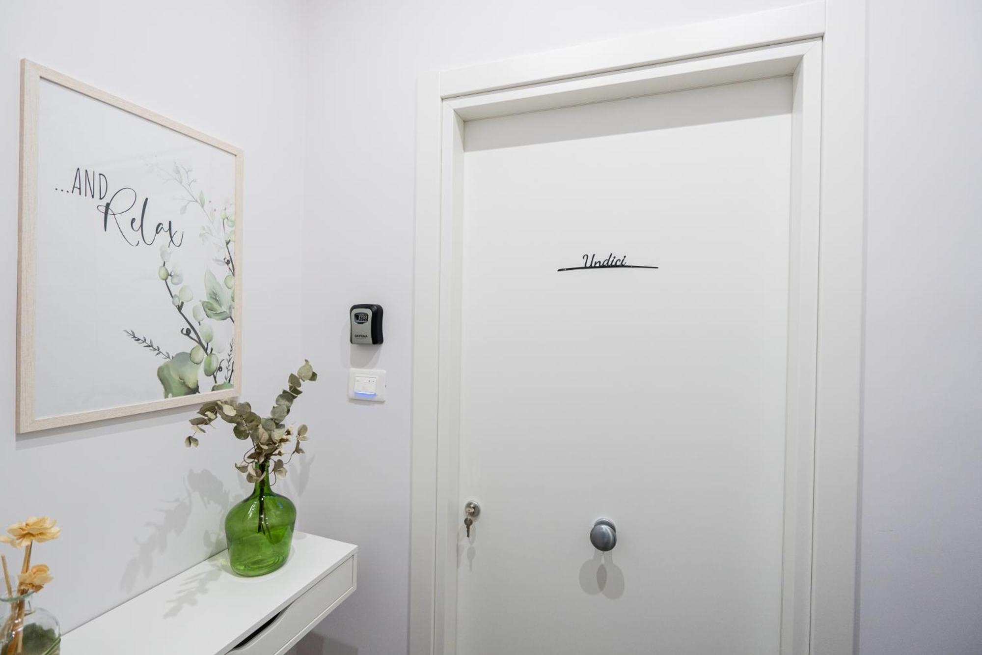 La Casa Di Bianca - Modern Suites Near Plebiscito Neapol Exteriér fotografie