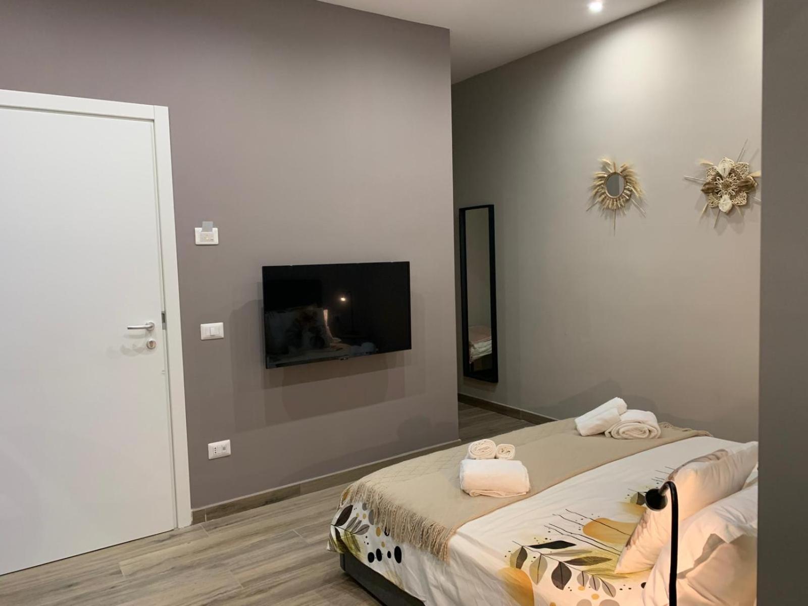 La Casa Di Bianca - Modern Suites Near Plebiscito Neapol Exteriér fotografie