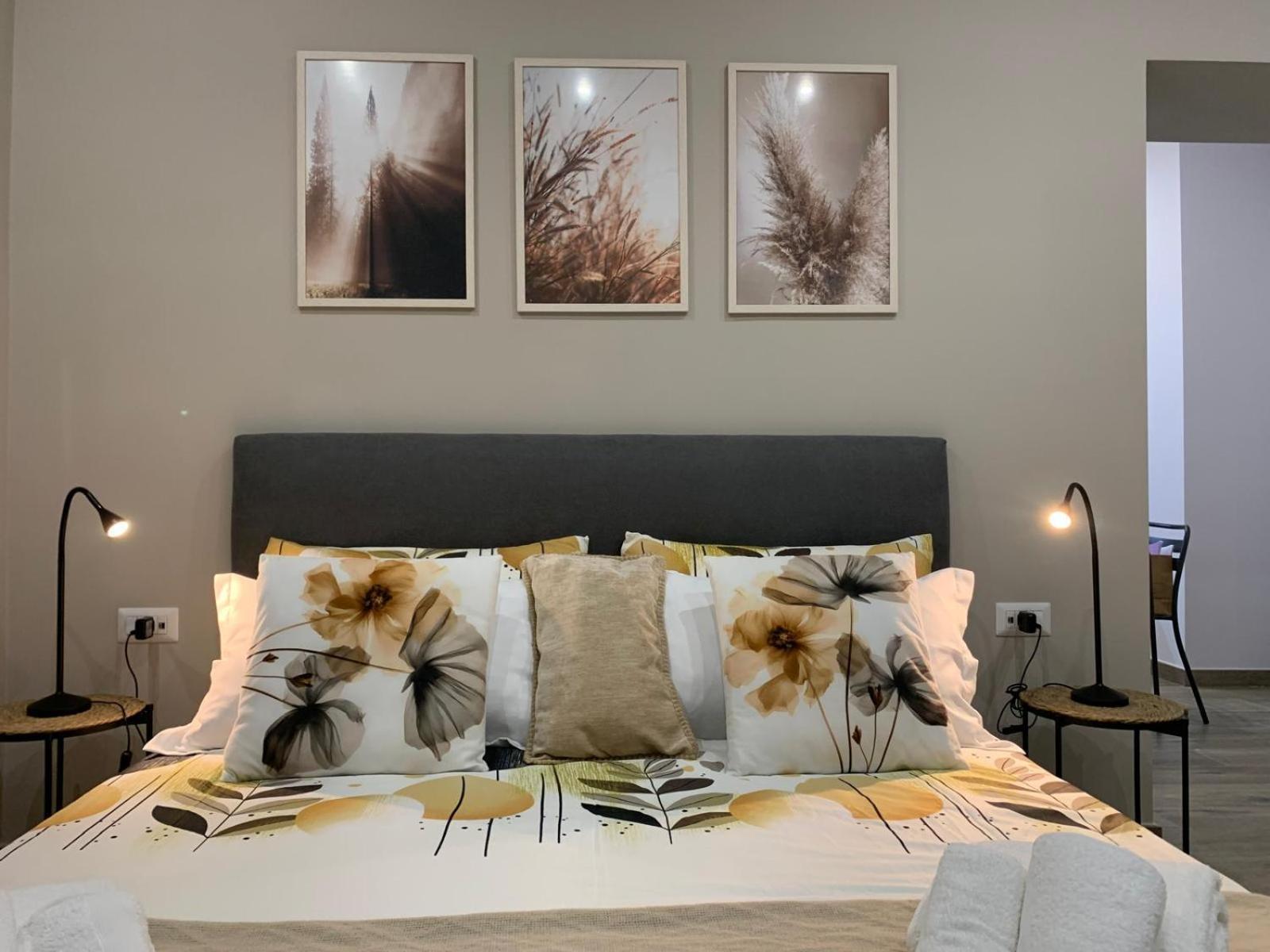 La Casa Di Bianca - Modern Suites Near Plebiscito Neapol Exteriér fotografie