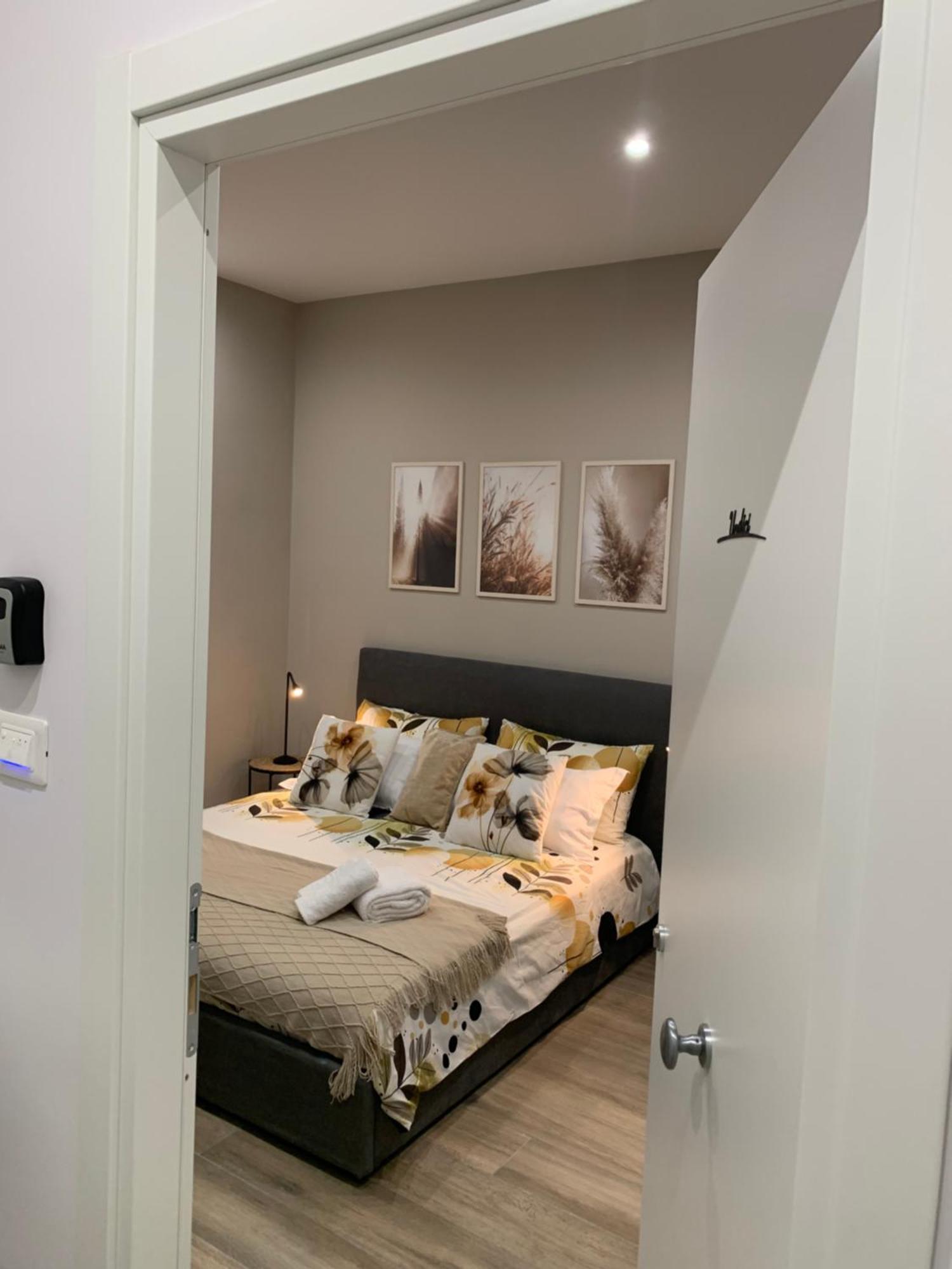 La Casa Di Bianca - Modern Suites Near Plebiscito Neapol Exteriér fotografie